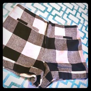 Forever 21 Black White Plaid Shorts Sz 28